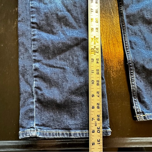 Hollister 30x32 Dark Wash Bootcut Dark Wash Denim - Picture 3 of 12